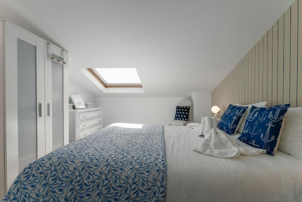Sunset Terrace - Beachfront Apartment With Private Parking Nazaré Exterior foto